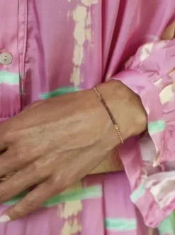 EB – armbandje met fijne steentjes aubergine