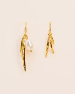 Wouters&Hendrix – asymetrische hoops met blaadjes en zoetwaterparel