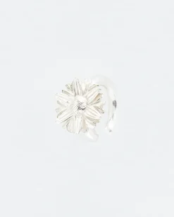 Wouters&Hendrix – single earcuff met madeliefje