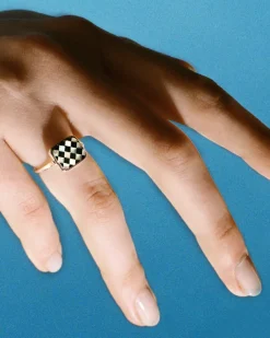 Wouters&Hendrix – mosaic ring met onyx en parelmoer