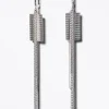 Lore Van Keer – brut oorbellen met ketting zilver
