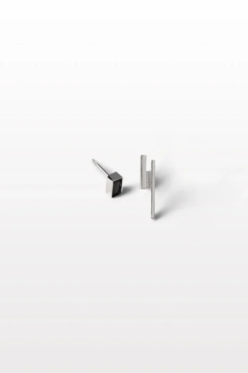 Lore Van Keer – capsule studs met onyx zilver